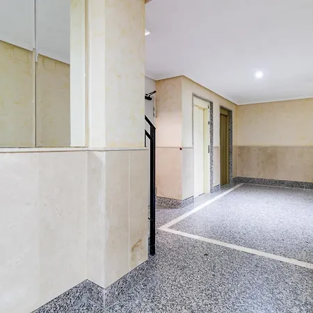 Flat 3 Minutes From Naufragos Апартаменты
