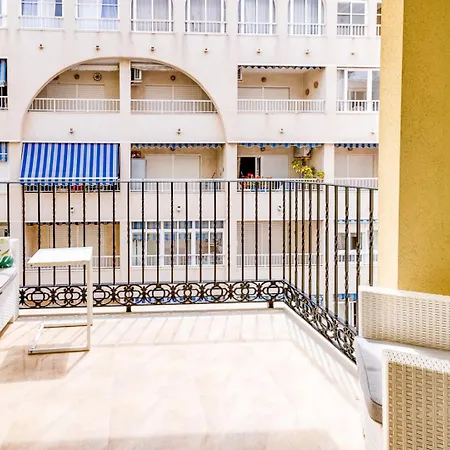 Flat 3 Minutes From Naufragos Торевьиа